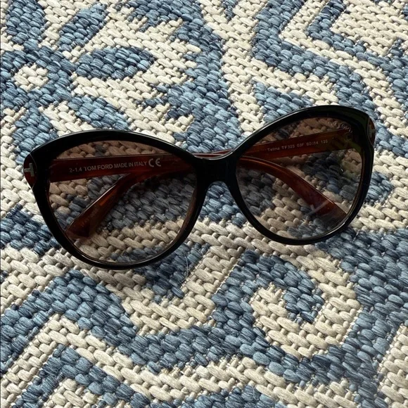 Tom Ford Women's Black and Brown Sunglasses - Picture 1 of 9